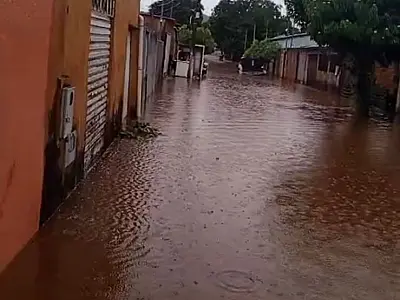 Chuva deste sábado alaga loteamento Pantanal