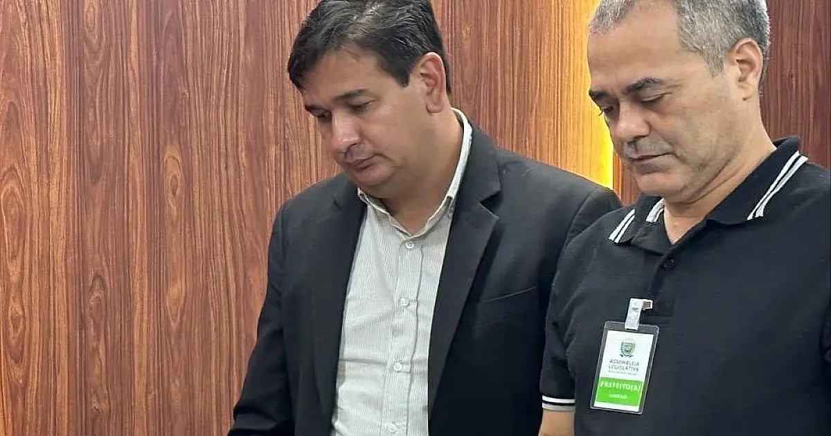 MP acusa prefeito e ex-secretário de Ladário por improbidade administrativa