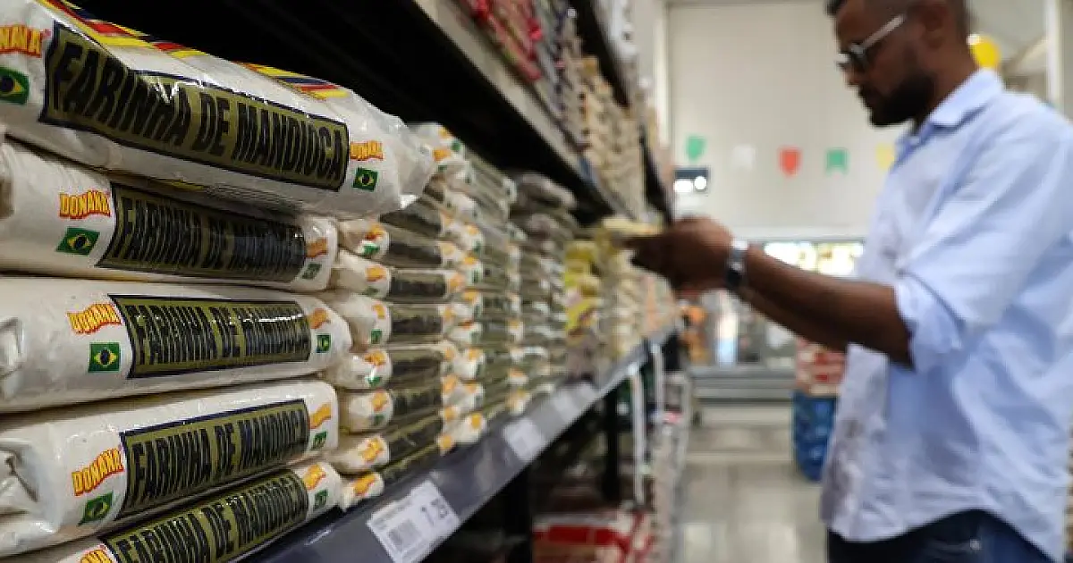 Inflação nacional recua para 0,16% em março, diz IBGE