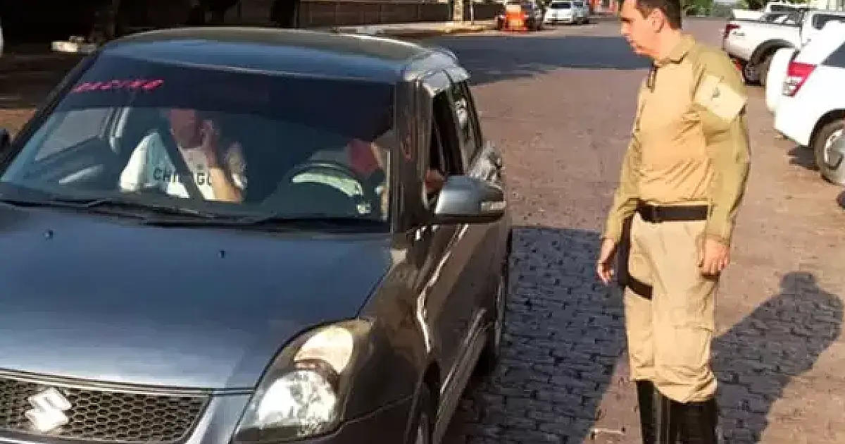 Campanha em espanhol orienta motoristas bolivianos em Corumbá
