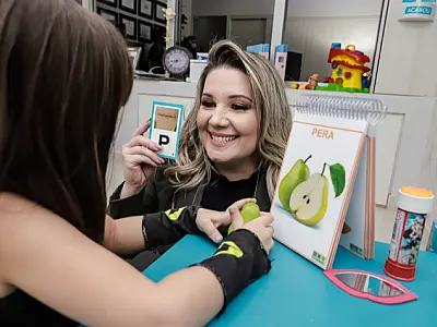 Crianças com a síndrome de Down precisam de intervenção precoce
