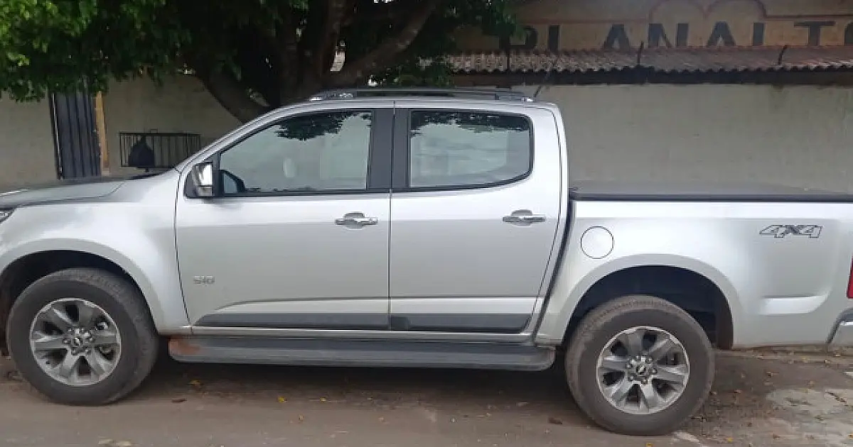 Caminhonete de locadora que seria levada para a Bolívia é recuperada