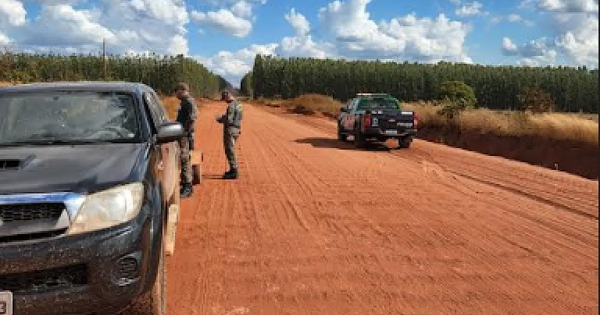 Borracheiro é flagrado com pneus e munições contrabandeadas do Paraguai