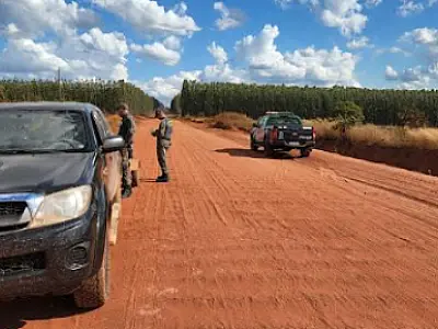 Borracheiro é flagrado com pneus e munições contrabandeadas do Paraguai