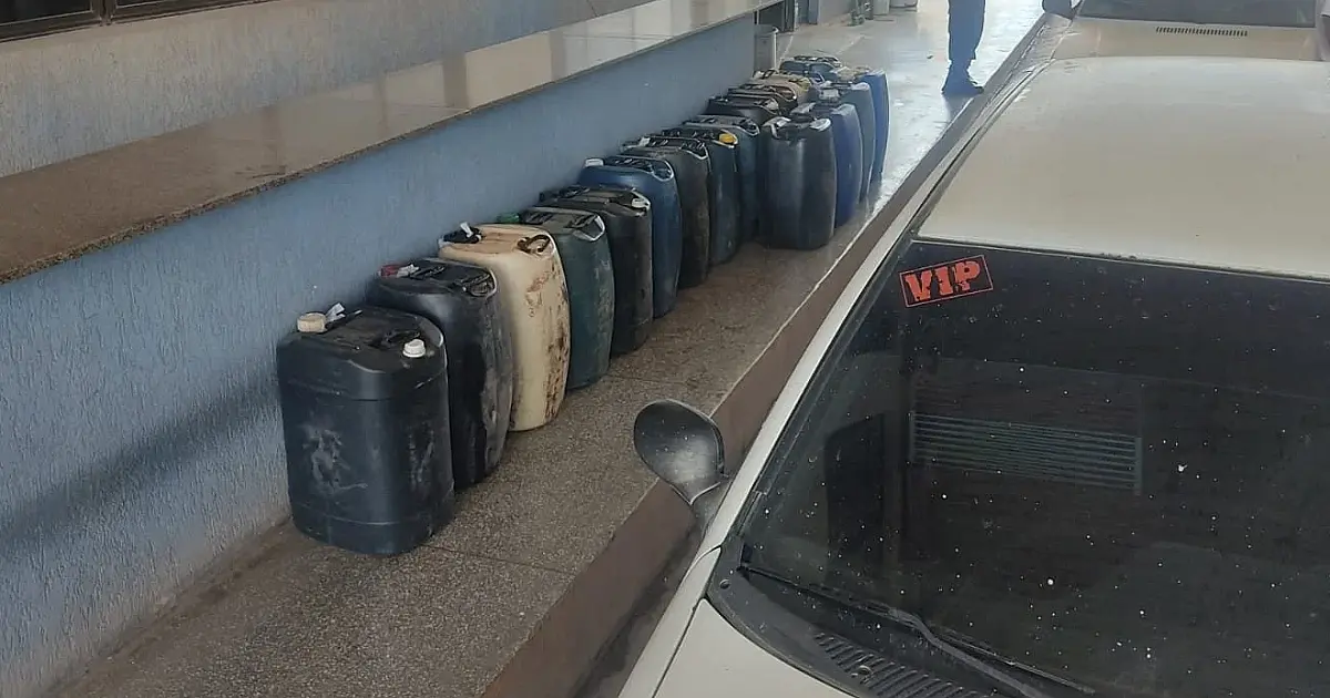 PM apreende 900 litros de óleo diesel em transporte ilegal