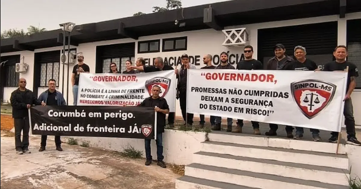 Policiais afirmam que não foram notificados de decisão judicial e manterão greve