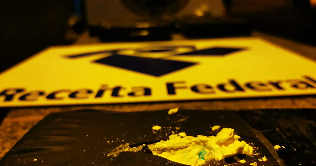 Brasileira é presa com 8 kg de cocaína na fronteira