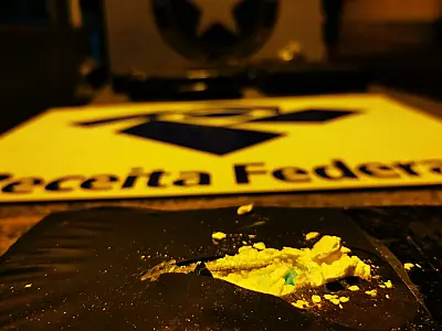 Brasileira é presa com 8 kg de cocaína na fronteira