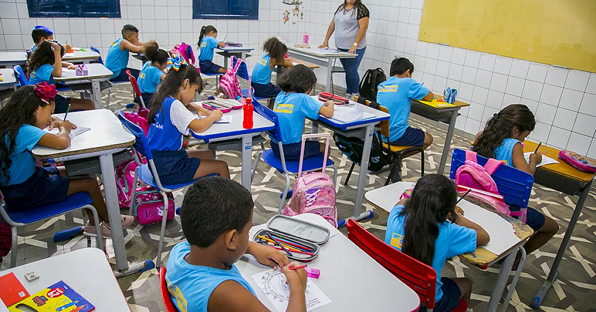 Projeto de Lei prevê premiação em dinheiro e bolsas de estudo para melhores alunos da Reme