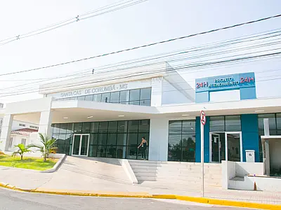 Motociclista sofre queda acidental e morre em parada cardiorrespiratória no PS