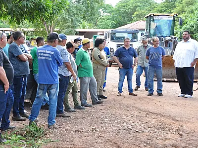 Prefeitura de Ladário inicia mutirão de limpeza pelo bairro Nova Aliança