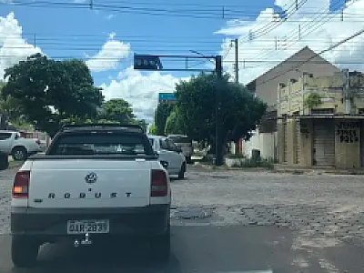 O difícil trânsito da rua Colombo