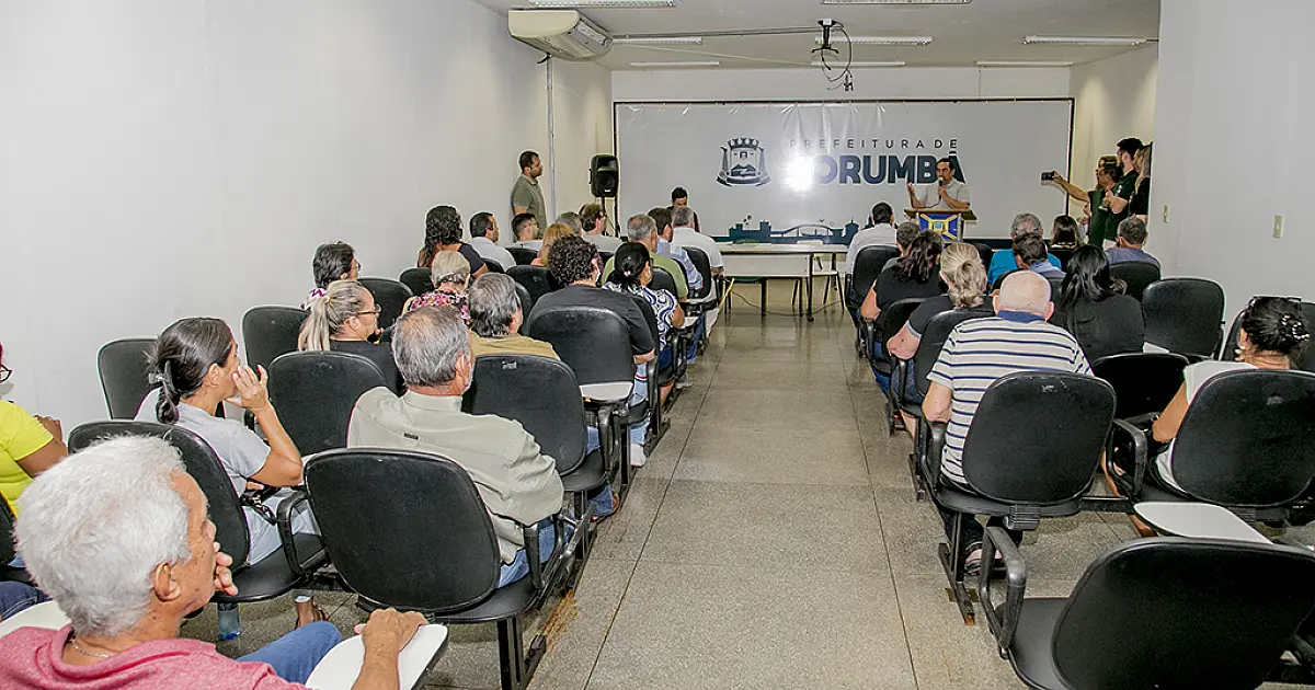 Moradores do Conjunto Júlio Emílio Ismael recebem  títulos definitivos de posse