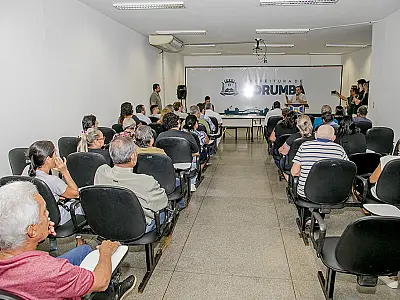 Moradores do Conjunto Júlio Emílio Ismael recebem  títulos definitivos de posse