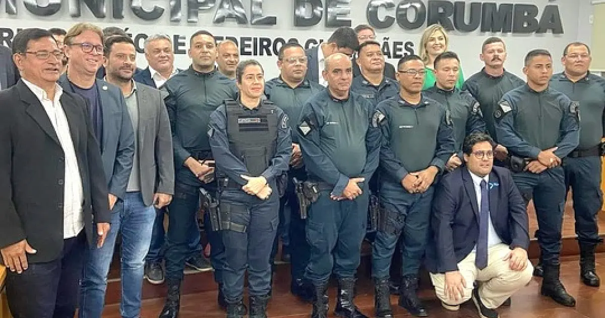 Policiais militares são homenageados por atos de bravura em confronto na fronteira