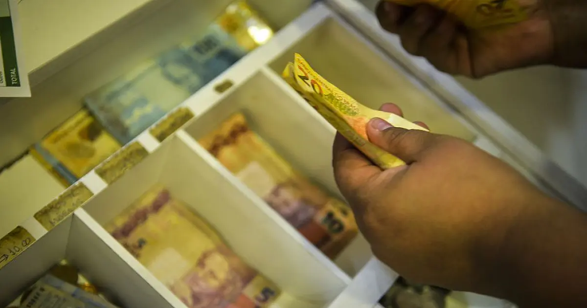 Mercado mantém estáveis projeções para inflação, juros, PIB e dólar