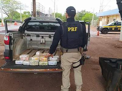 Três pessoas são presas com 119 mil dólares americanos e 504 mil reais não declarados