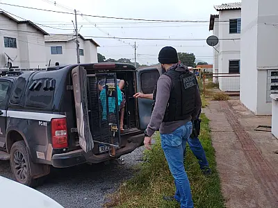 Operação conjunta prende autores e esclarece roubo de caminhonete