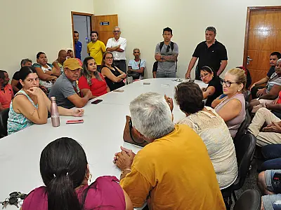 Ambulantes de Ladário pedem por definição de espaço e instalação de banheiros