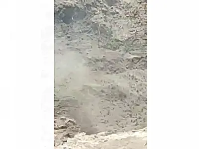 Bombeiros combatem fogo subterrâneo em região de Aquidauana