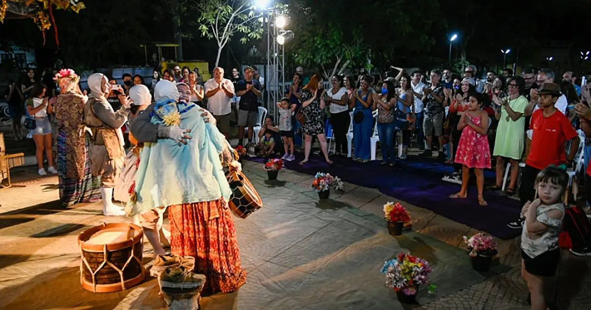 FASP: Casatória C'a Defunda emociona público e atores com final feliz