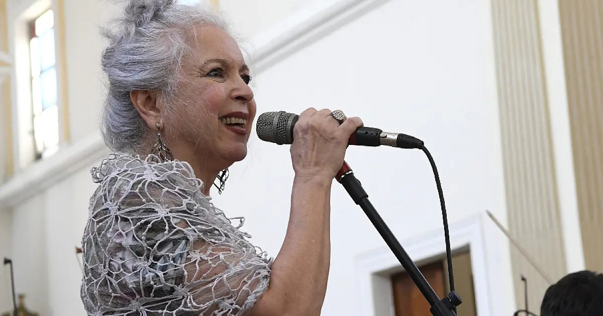 Artista campo-grandense Tetê Espíndola comemora 70 anos nesta segunda-feira