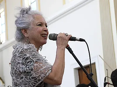Artista campo-grandense Tetê Espíndola comemora 70 anos nesta segunda-feira