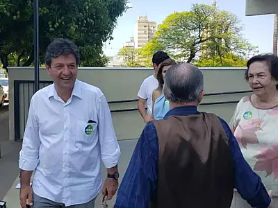 Mandetta fala em cenário instável e diz que terá votos de 'homens e mulheres livres'