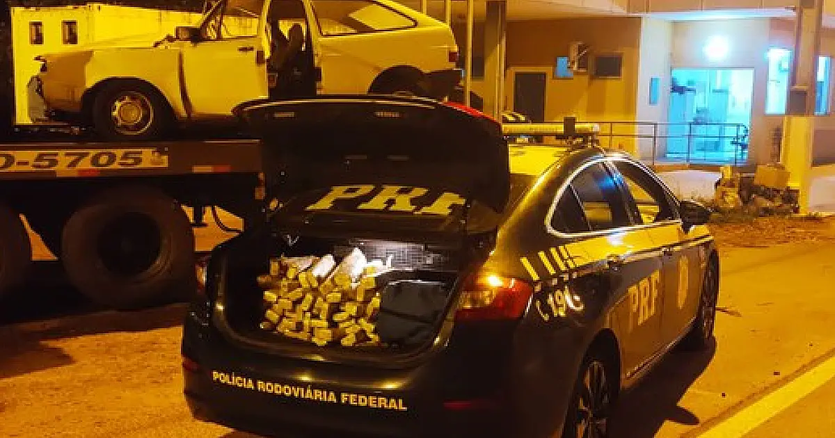 Motorista envolvido em acidente na BR 262 é flagrado com 54 quilos de maconha