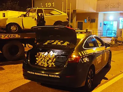 Motorista envolvido em acidente na BR 262 é flagrado com 54 quilos de maconha