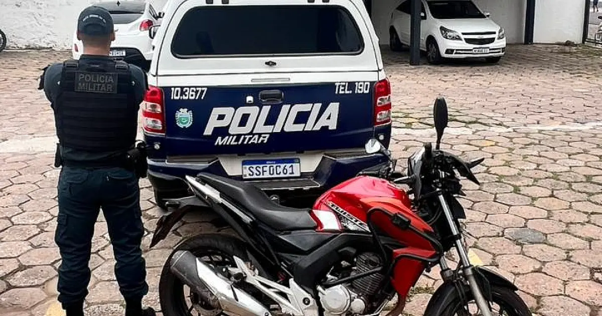PM recupera moto furtada após denúncia anônima em Corumbá