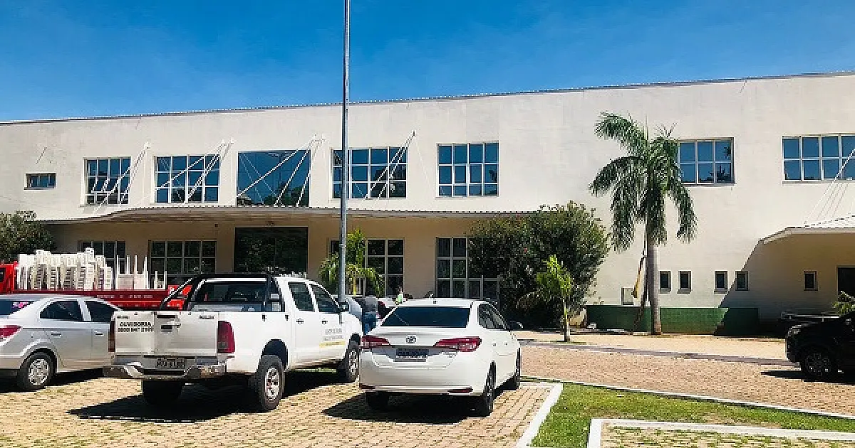 Deteriorado pelo tempo Centro de Convenções do Pantanal pode ser interditado