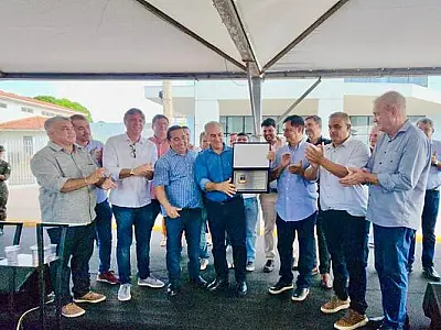 Governador Reinaldo Azambuja recebe o título de Cidadão Corumbaense