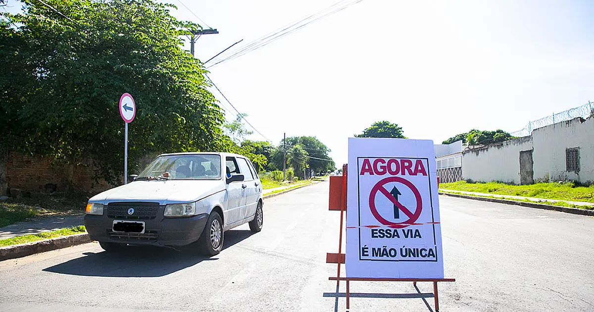 Binário é implantado nas ruas Minas Gerais e Paraná no Cristo Redentor
