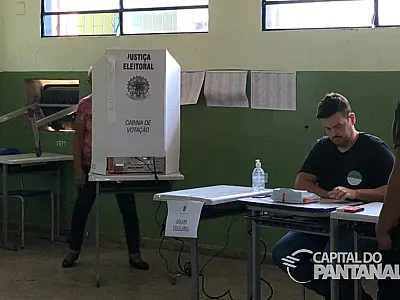 Mais de 156 milhões de eleitores eleitores vão às urnas neste domingo no Brasil