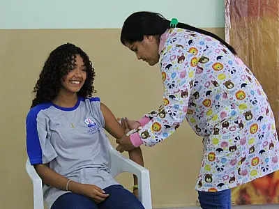 Crianças e adolescentes da Cidade Dom Bosco recebem ações de saúde preventiva