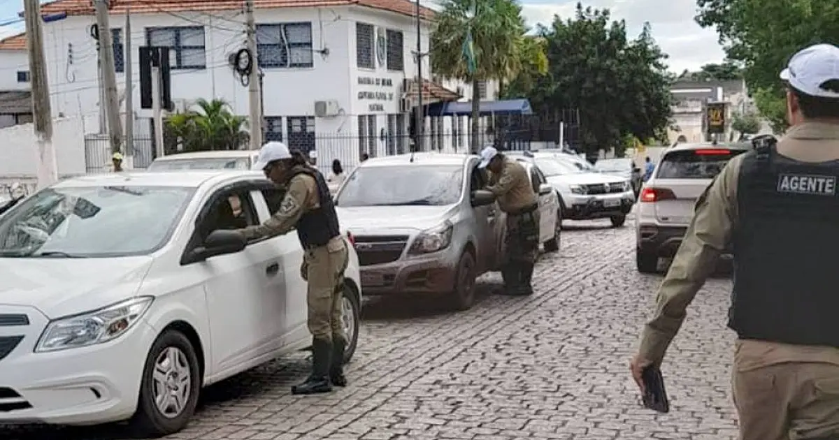 Operação aperta fiscalização ao transporte de passageiros por prazo indeterminado