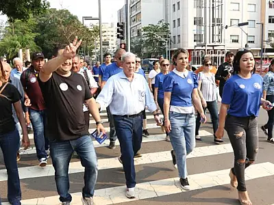 Puccinelli prioriza caminhadas corpo a corpo nos últimos dias de campanha