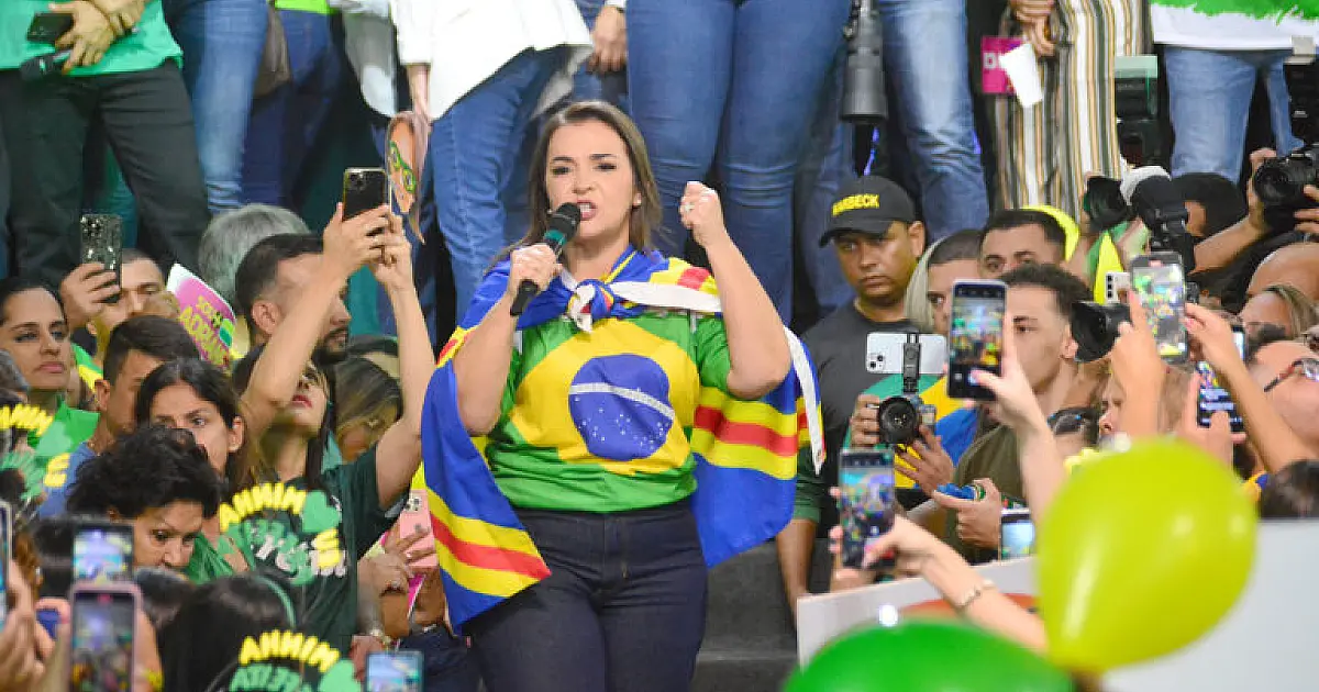 PIX de R$ 1,2 mil de assessora lotada no gabinete de Adriane é principal indício de compra de voto