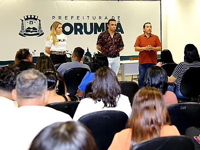 Prefeito empossa 31 aprovados em concurso público da Rede Municipal de Educação