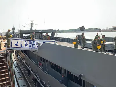 Mais um navio da Marinha segue para o Pantanal com fuzileiros brigadistas