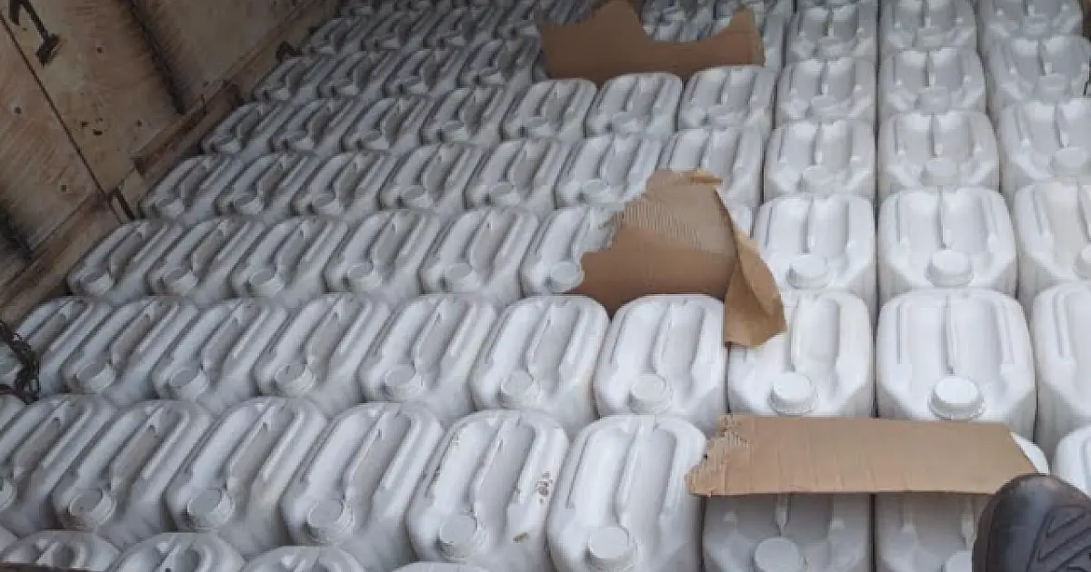 Caminhoneiro é flagrado com 4.560 kg de agrotóxicos transportados ilegalmente