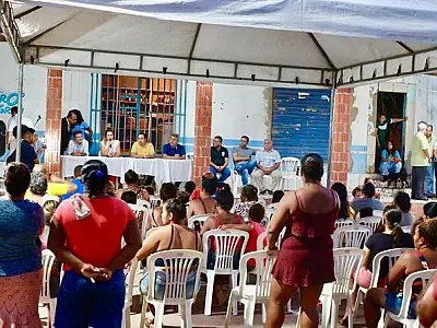 Cara a cara com moradores do Cravo, prefeito diz estar trabalhando para acabar com alagamentos
