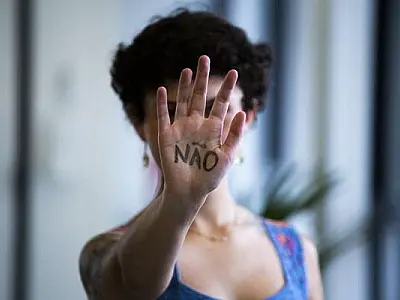 Campanha promove conscientização contra assédio a mulheres no trabalho