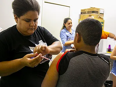 Três postos de vacinação funcionam até às 12h deste sábado em Corumbá
