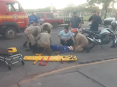 Motociclista sofre fratura exposta em colisão com carro na Porto Carreiro