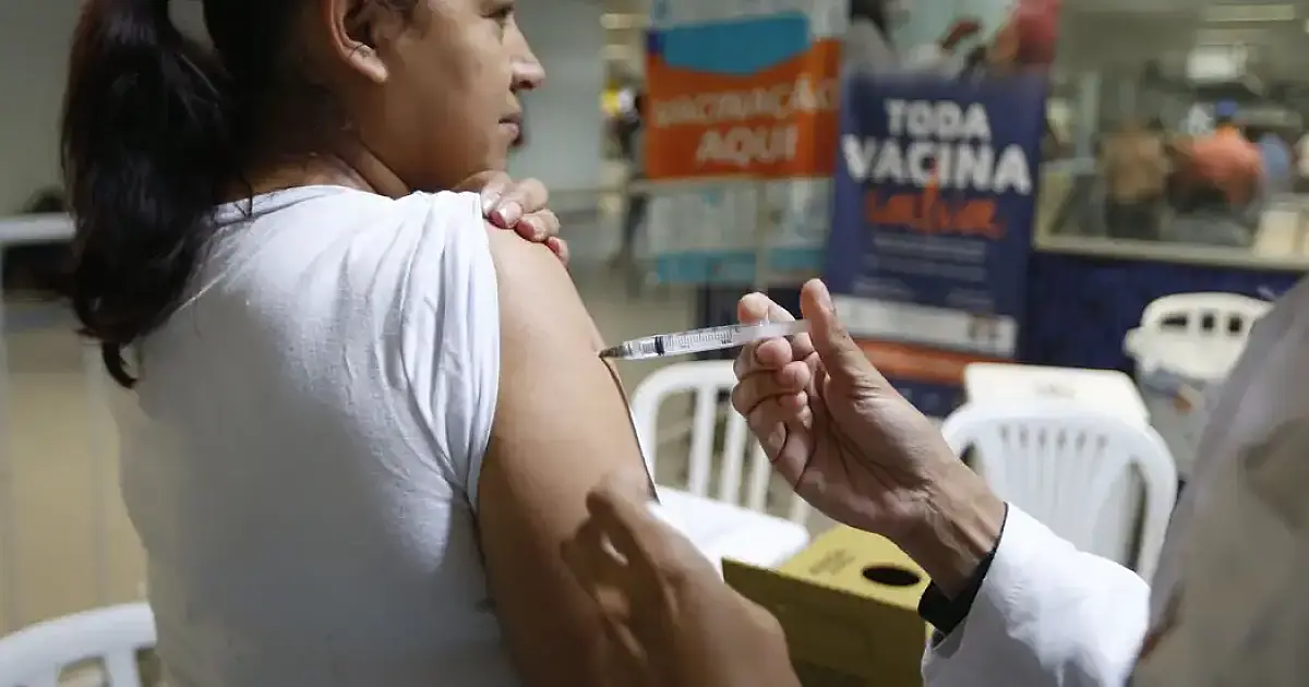 Saúde federal antecipa vacinação contra gripe; campanha começa em 25 de março