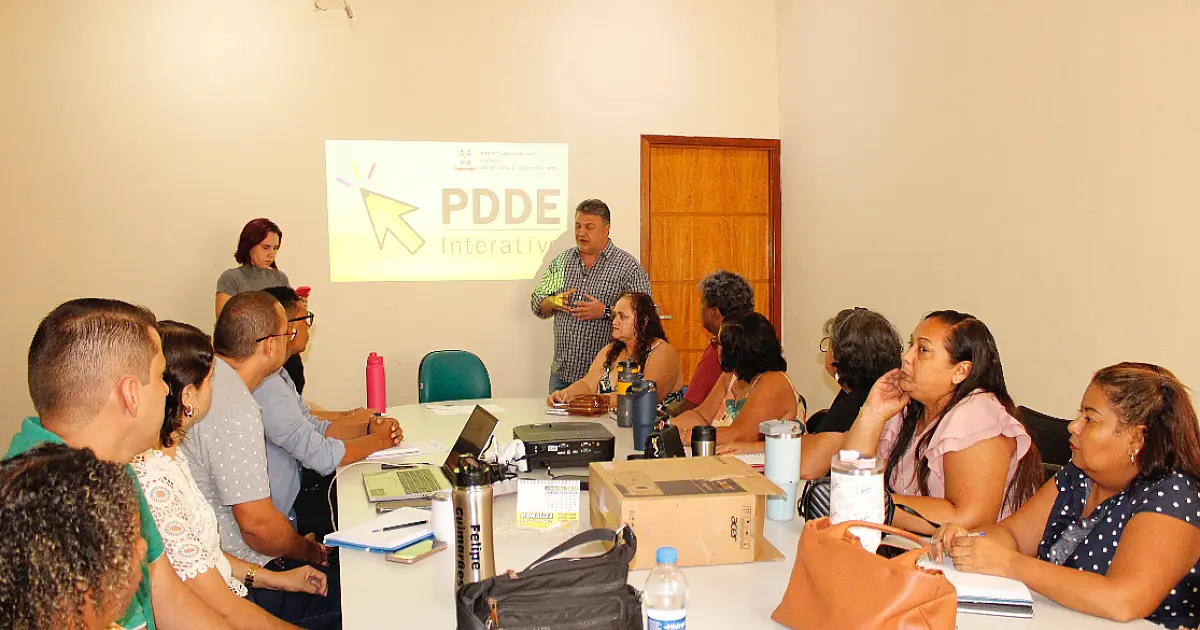 Reunião com gestores discute demandas e define plano de ação para as Escolas Municipais de Ladário