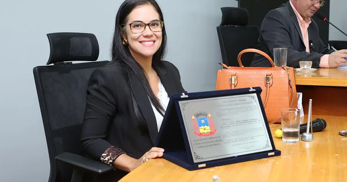 Juíza Luiza Vieira Sá de Figueiredo recebe título de Cidadã Corumbaense