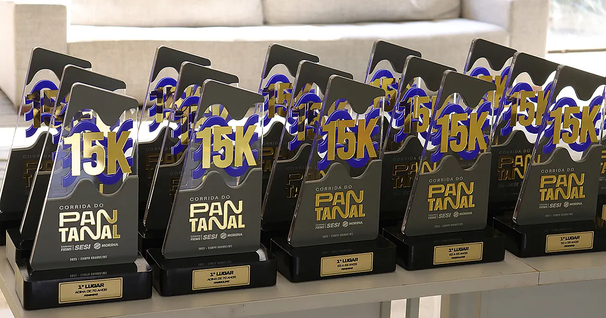 Campeões por faixa etária da prova de 15 km recebem troféus da Corrida do Pantanal